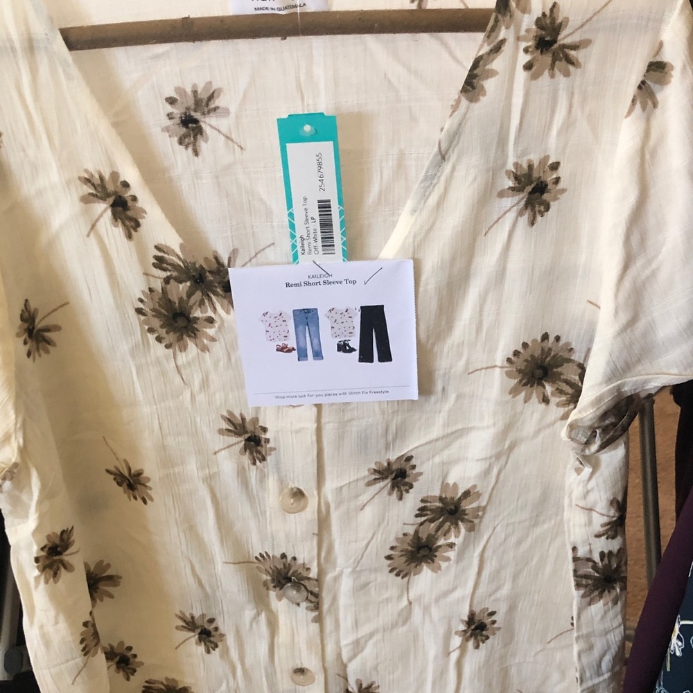 Kaileigh Off-White Short Sleeve Top
